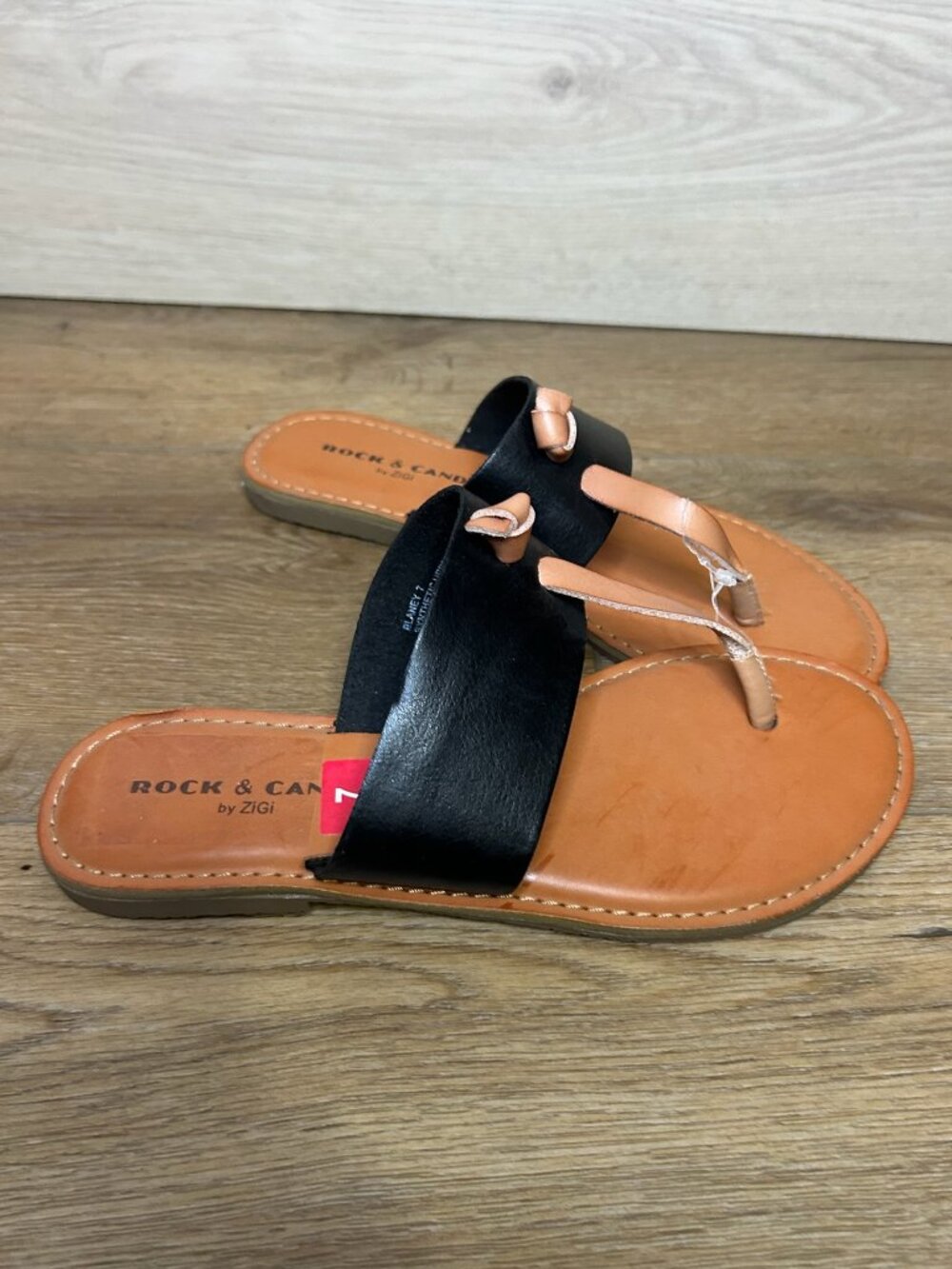 Rock & Candy by Zigi Blaney Thong Sandals Size 7